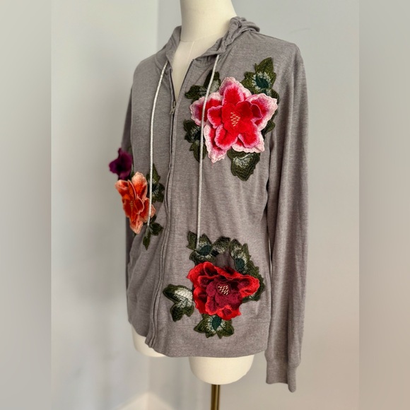 RARE SUZY T Cozy Hoodie with 3 Dimensional Flowers and rhinestone string - Picture 3 of 8